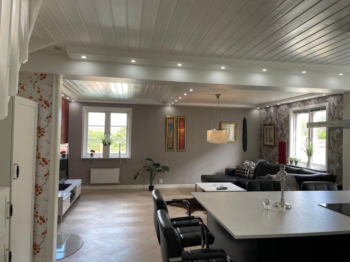 Apartment Uddevalla Bohuslaen Bubbelbad מראה חיצוני תמונה