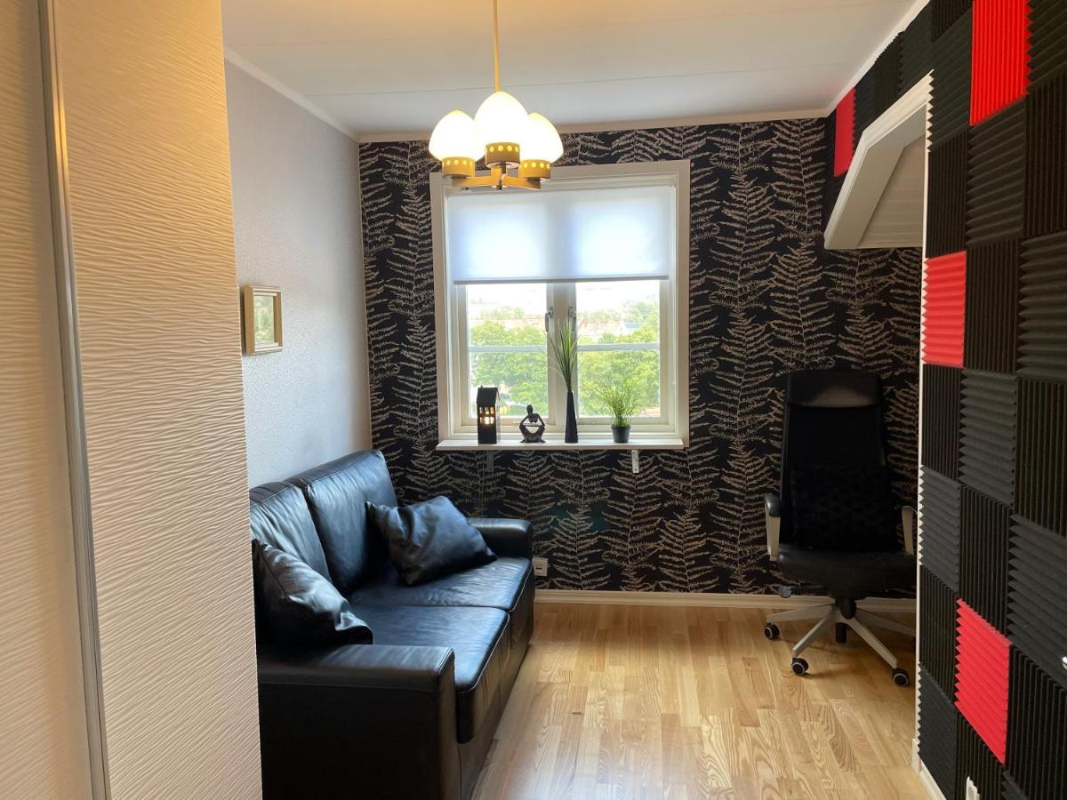 Apartment Uddevalla Bohuslaen Bubbelbad מראה חיצוני תמונה