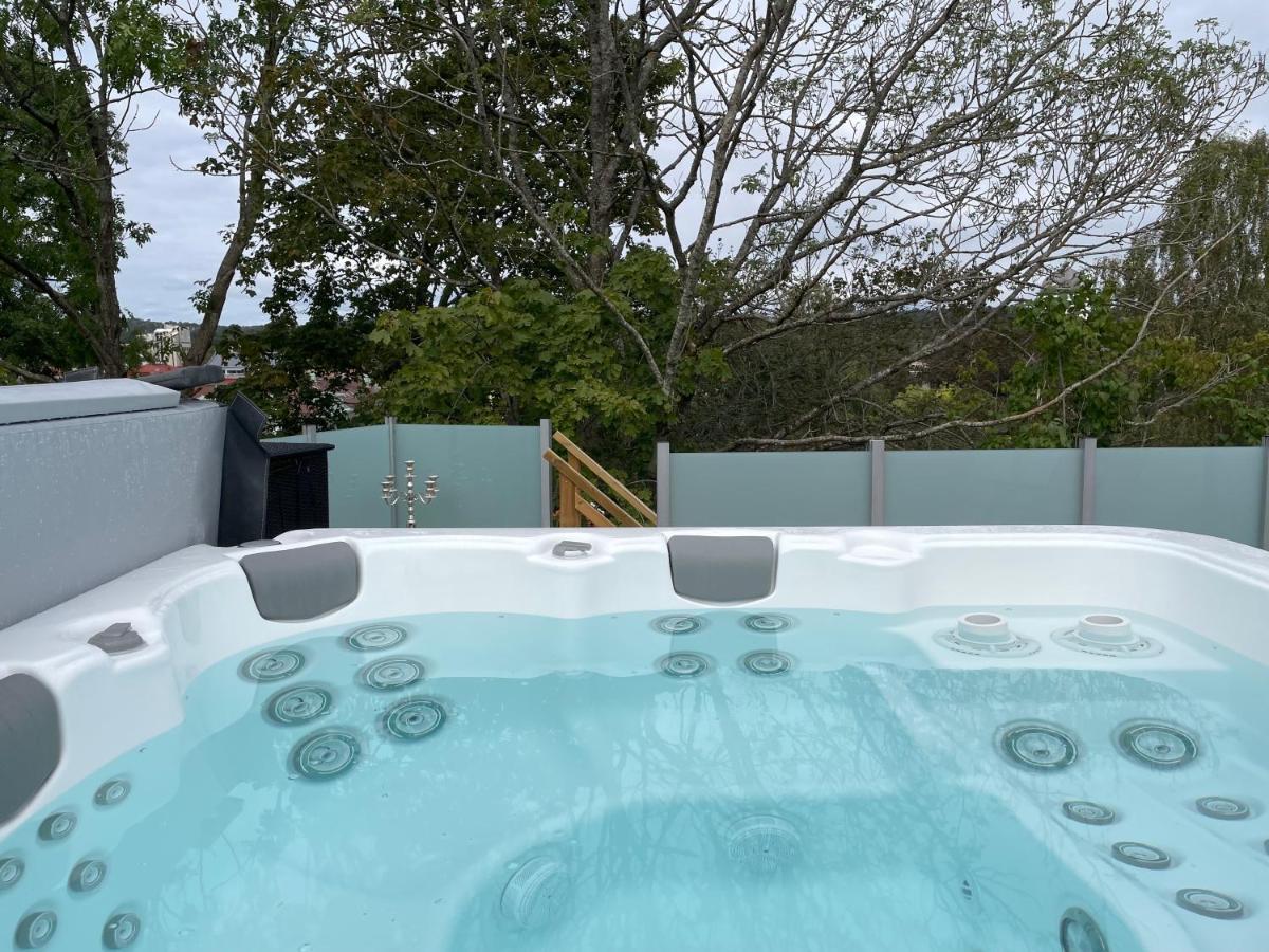 Apartment Uddevalla Bohuslaen Bubbelbad מראה חיצוני תמונה